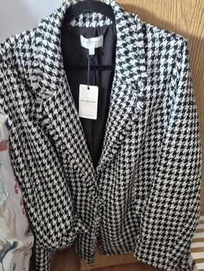 Skies Are Blue Black and White Houndstooth Blazer